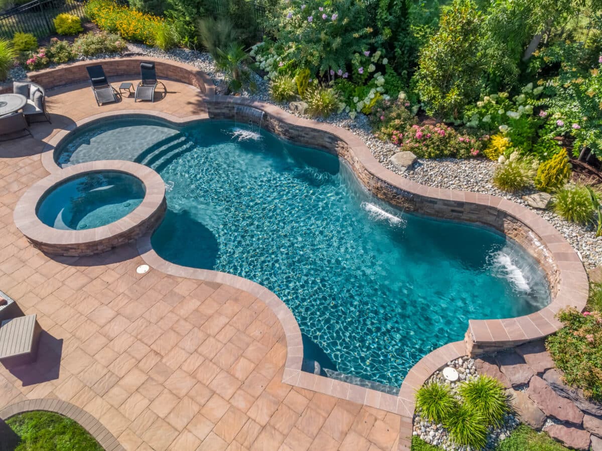 Free Form Pool Designs - Swim-Mor Pools and Spas